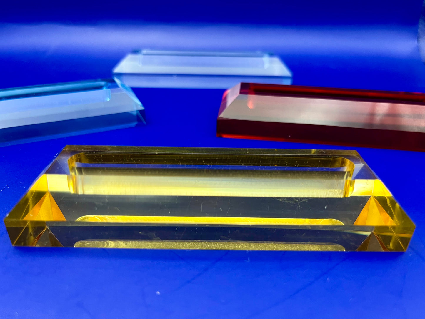 Acryl "PlayCollectTrade" Größe: Farbiger Ständer