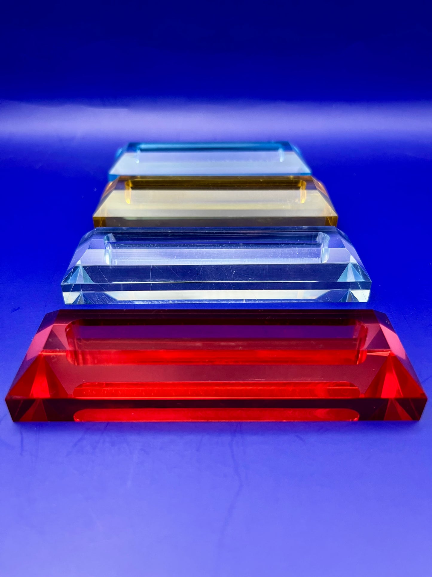 Acryl "PlayCollectTrade" Größe: Farbiger Ständer